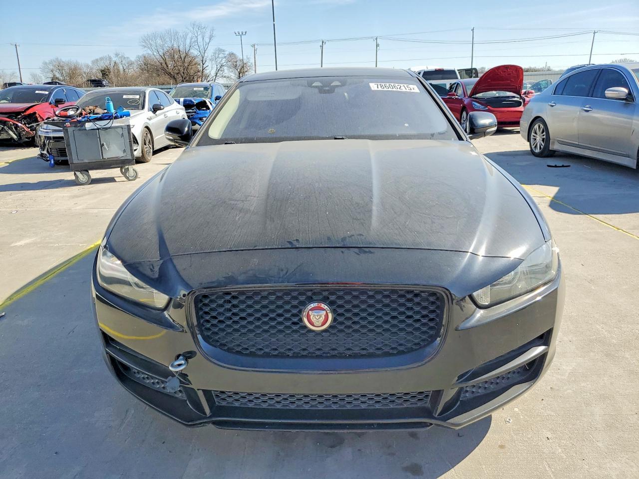 2017 Jaguar Xe - Фото 5