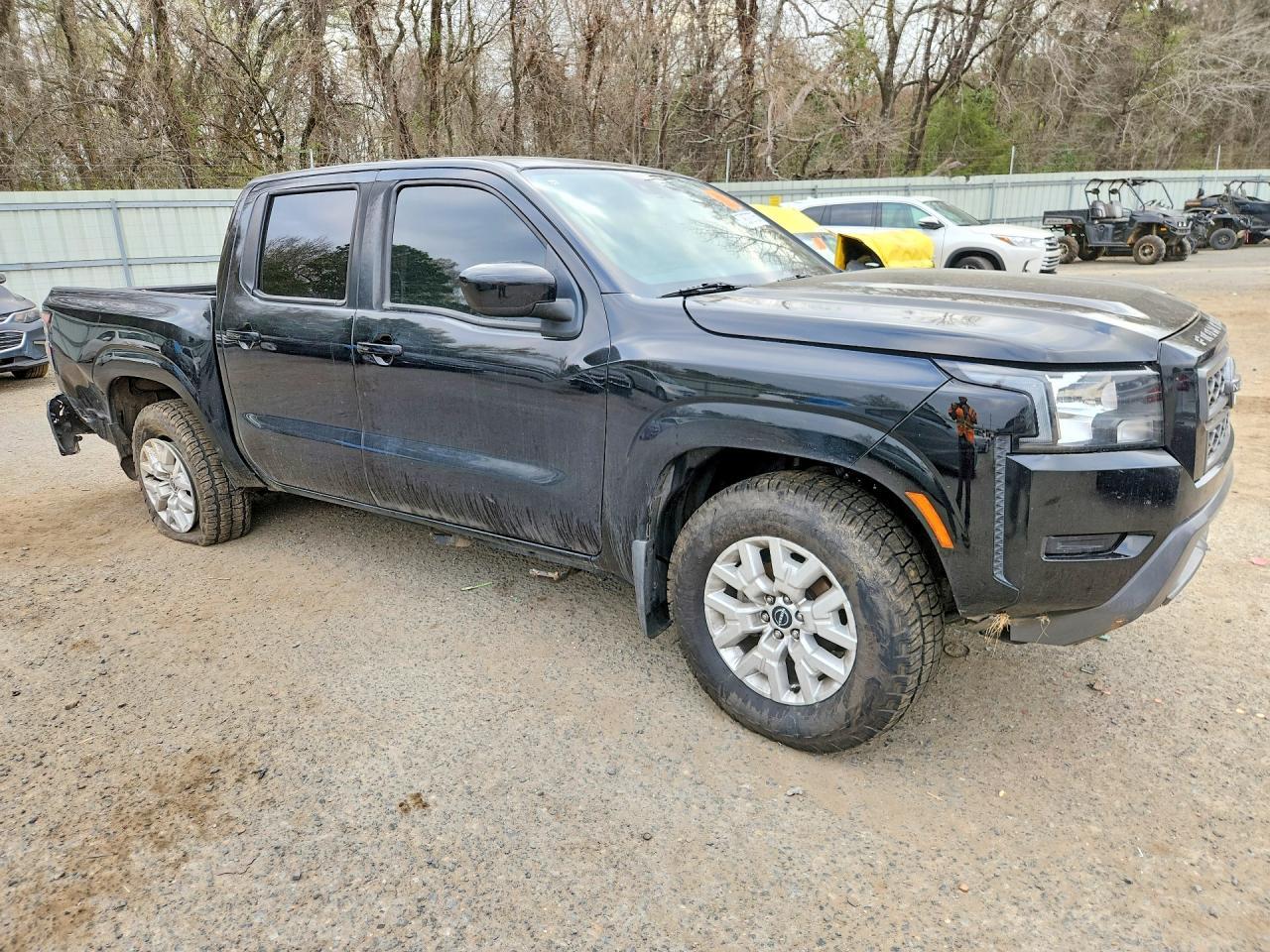 2022 Nissan Frontier - Image 4