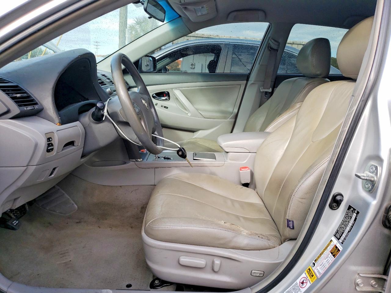 2010 Toyota Camry - Фото 7