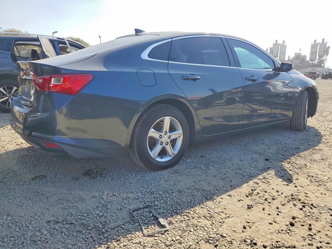 2020 Chevrolet Malibu Ls - Фото 3