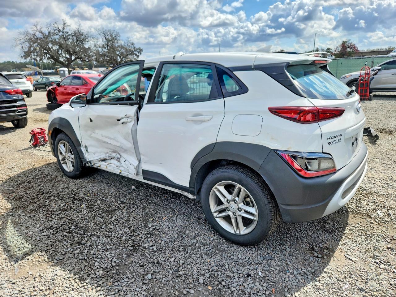 2023 Hyundai Kona Se - Фото 2