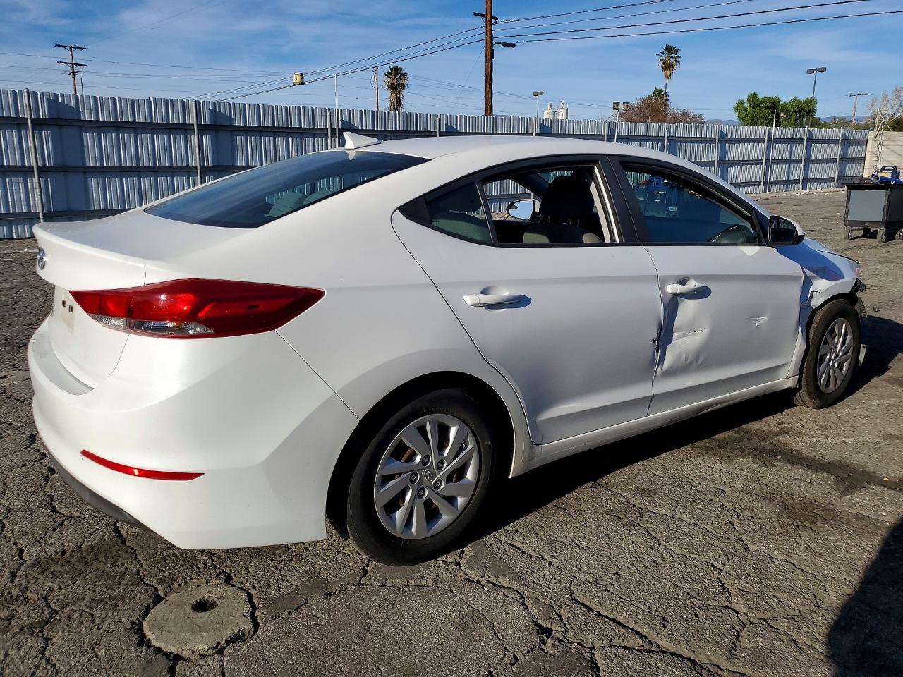 2017 Hyundai Elantra Se - Фото 3
