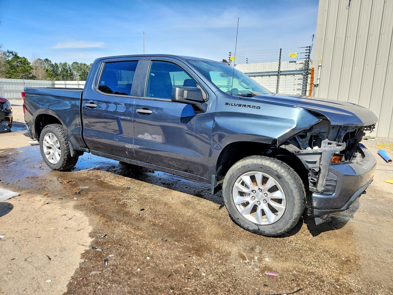 2020 Chevrolet Silverado K1500 Custom - Фото 4