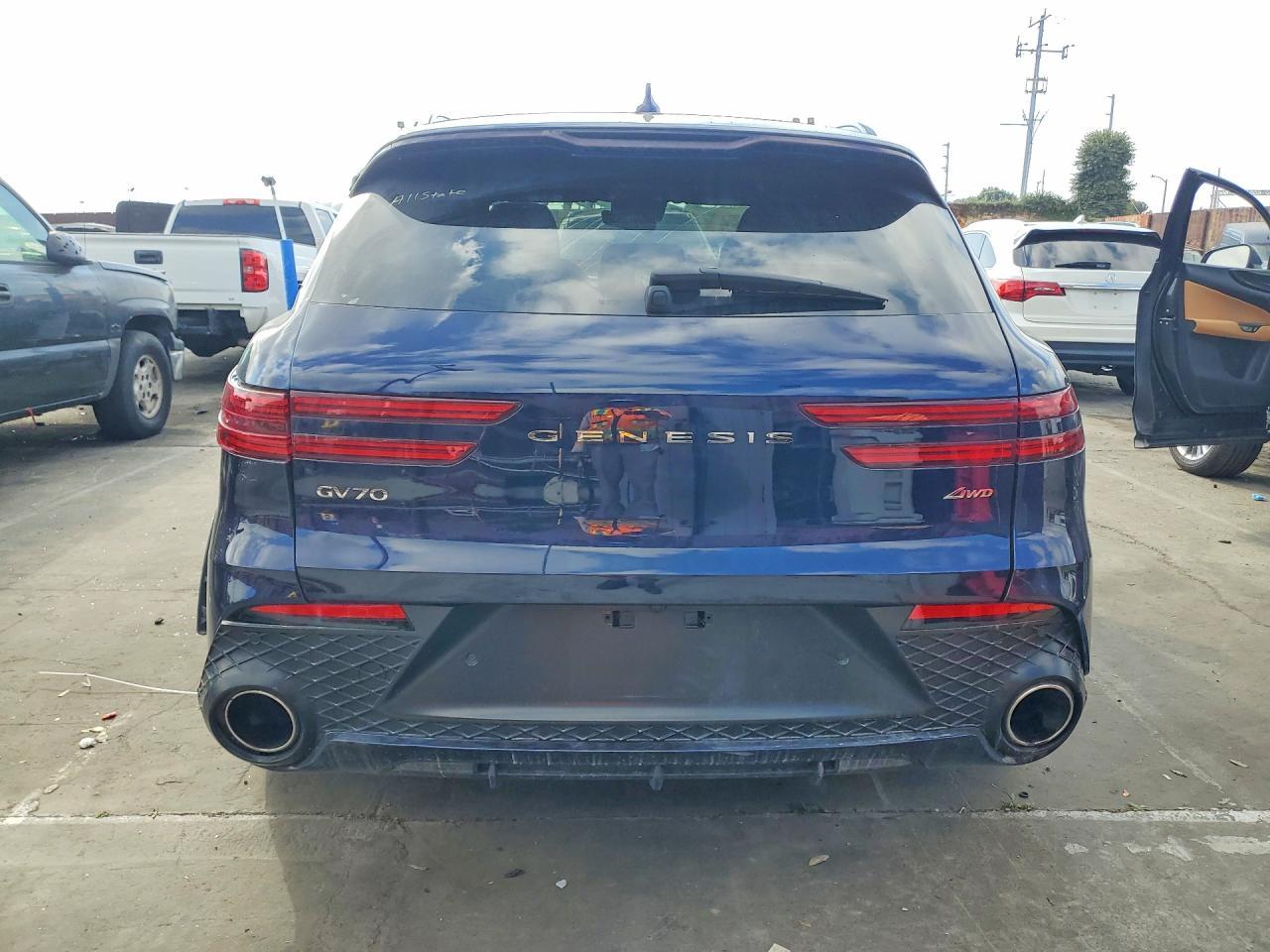 2024 Genesis Gv70 Base - Image 6