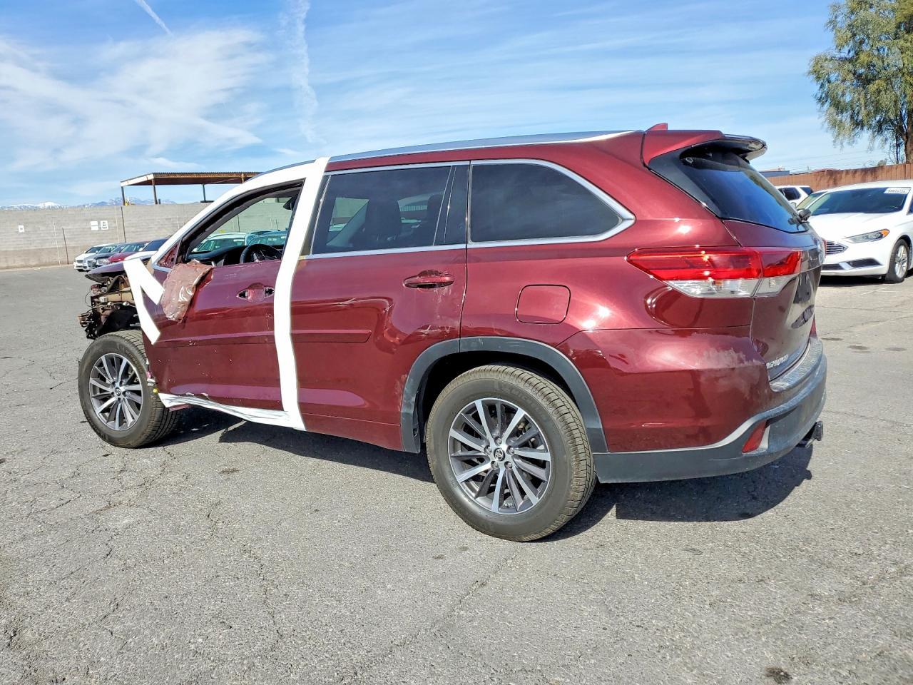 2018 Toyota Highlander Xle - Фото 2