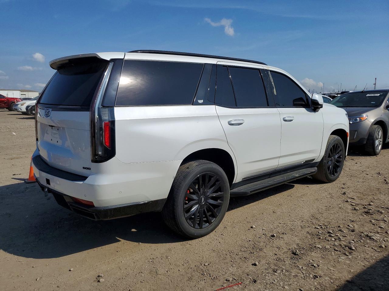 2022 Cadillac Escalade Premium Luxury - Image 3