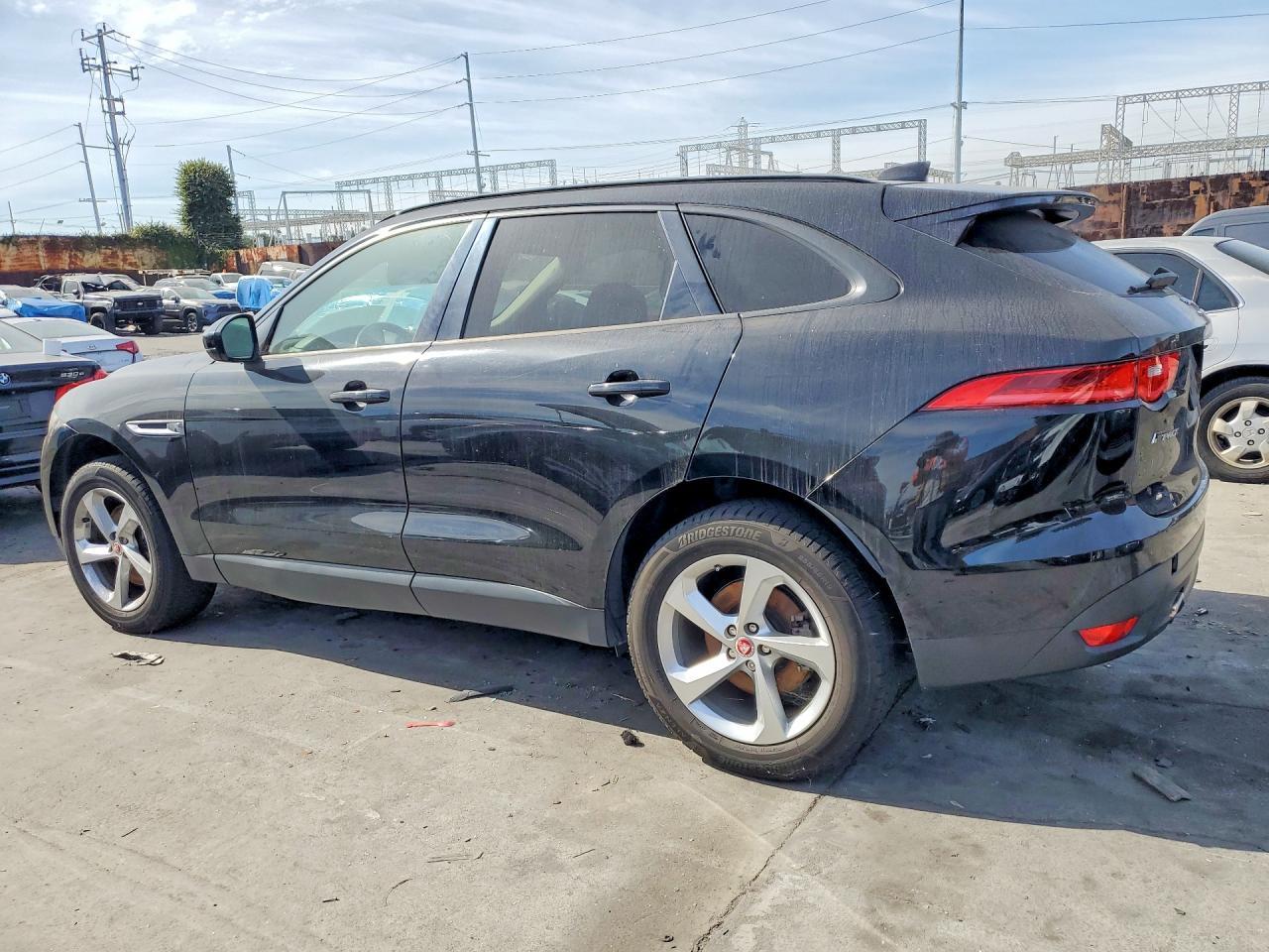 2017 Jaguar F-Pace Premium - Фото 2