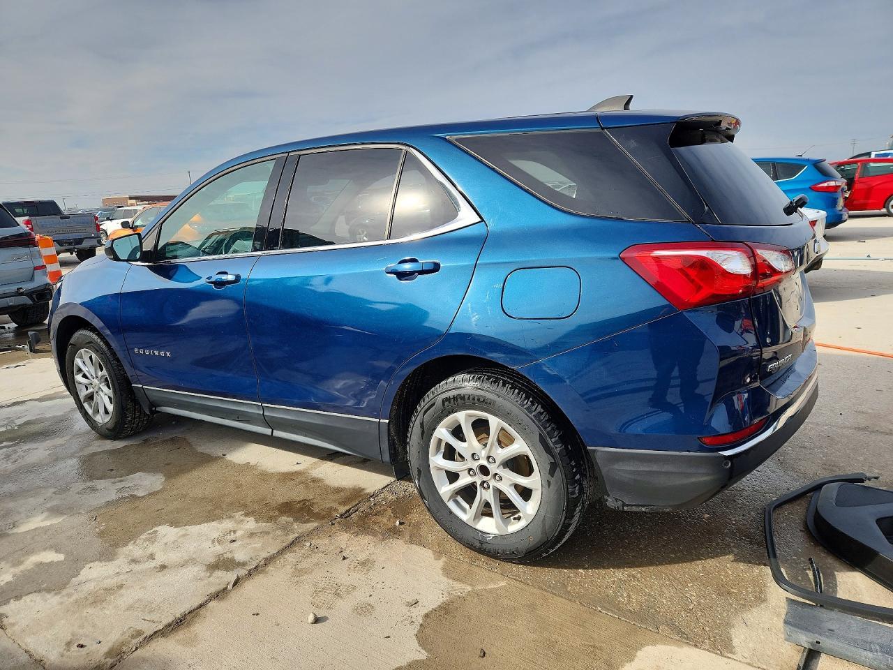 2020 Chevrolet Equinox Lt - Image 2