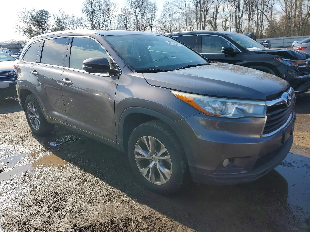 2015 Toyota Highlander Xle - Image 4
