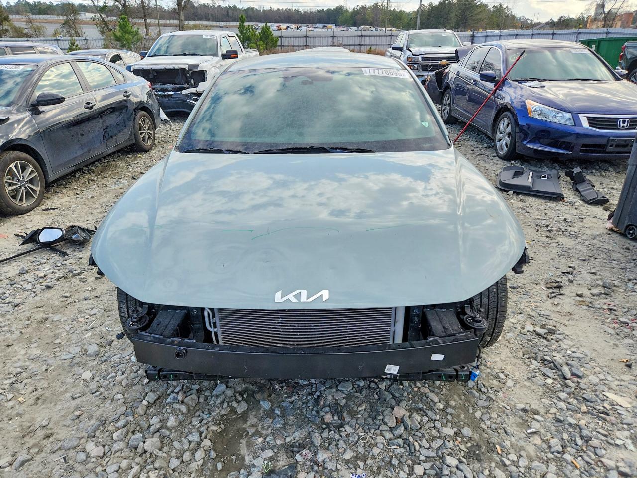 2025 Kia K4 Gt-Line - Image 5