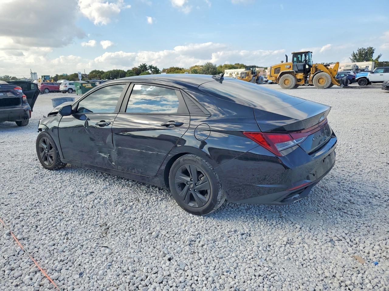 2023 Hyundai Elantra Sel - Фото 2