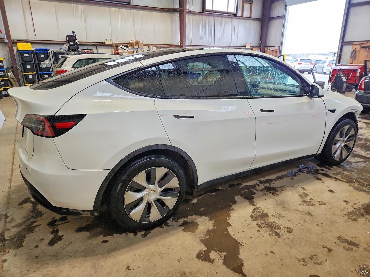 2023 Tesla Model Y - Image 3