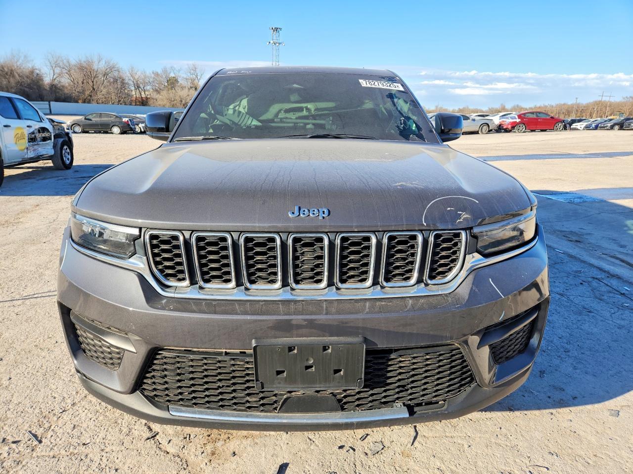 2022 Jeep Grand Cherokee Laredo - Image 5