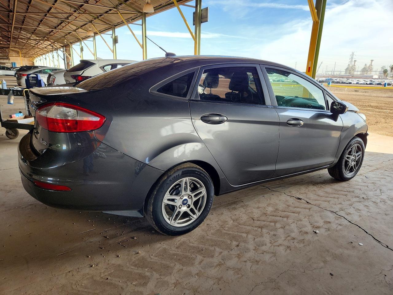2019 Ford Fiesta Se - Фото 3
