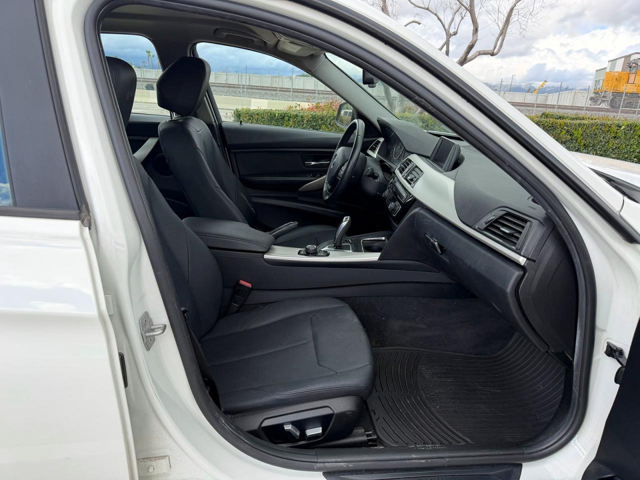 2018 BMW 320 I - Image 5