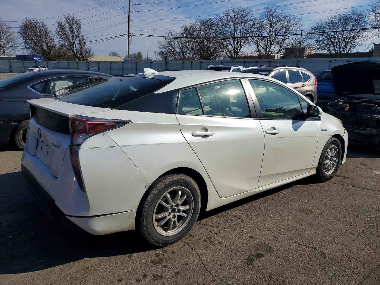 2016 Toyota Prius - Image 3