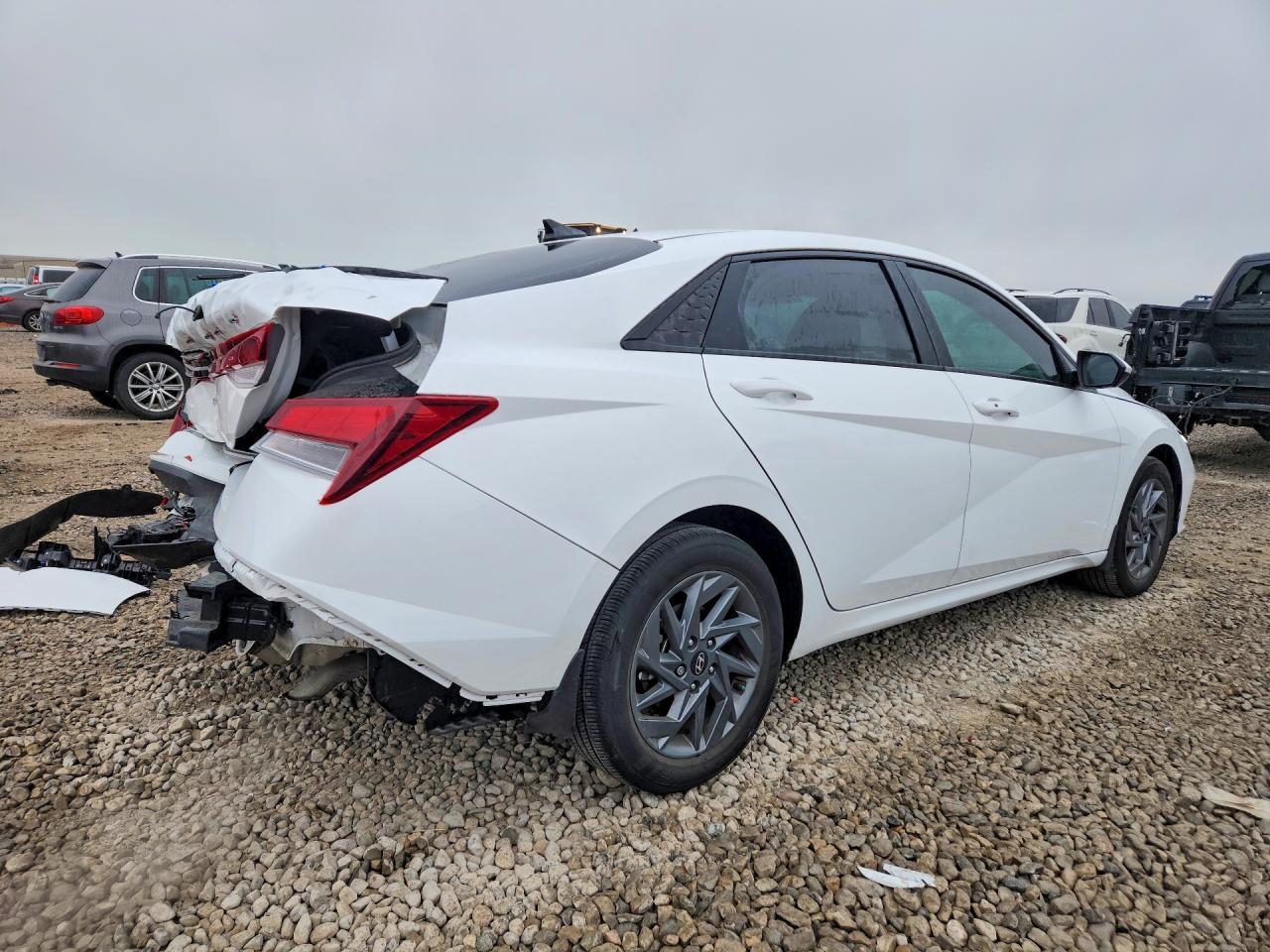 2024 Hyundai Elantra Sel - Image 3