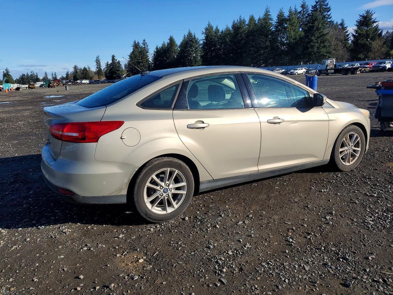 2016 Ford Focus Se - Фото 3