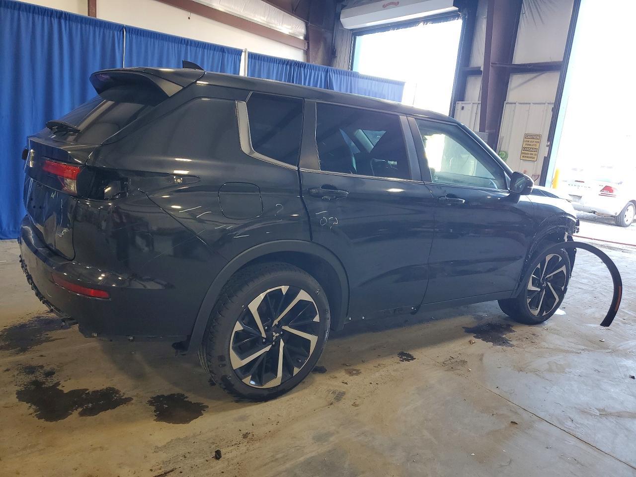 2023 Mitsubishi Outlander Se - Image 3