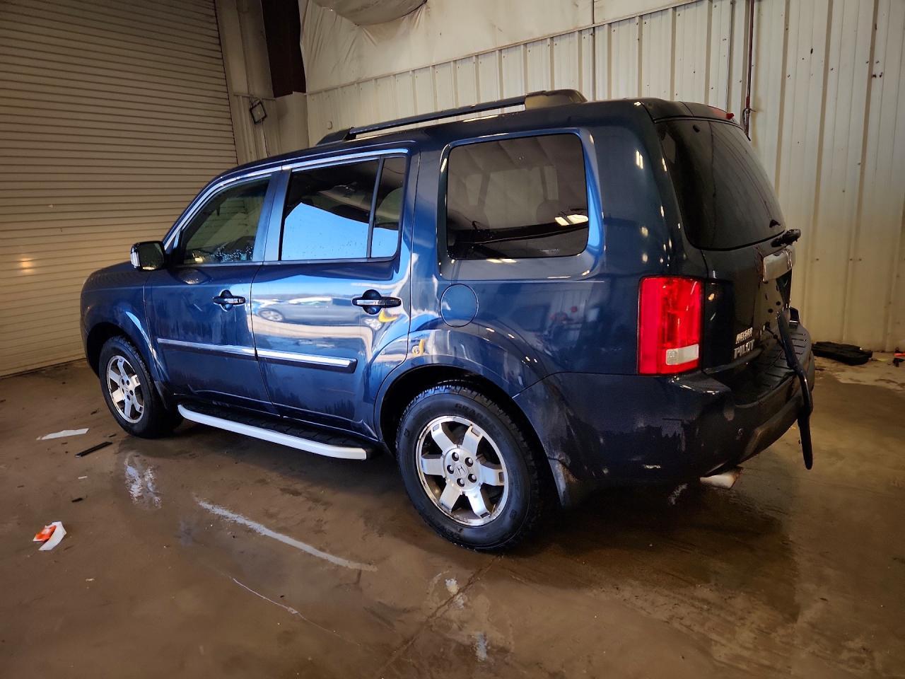 2011 Honda Pilot Touring - Image 2