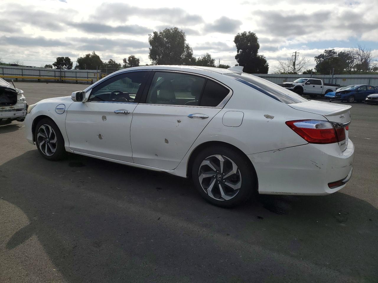 2014 Honda Accord Plug-In Hybrid - Image 2