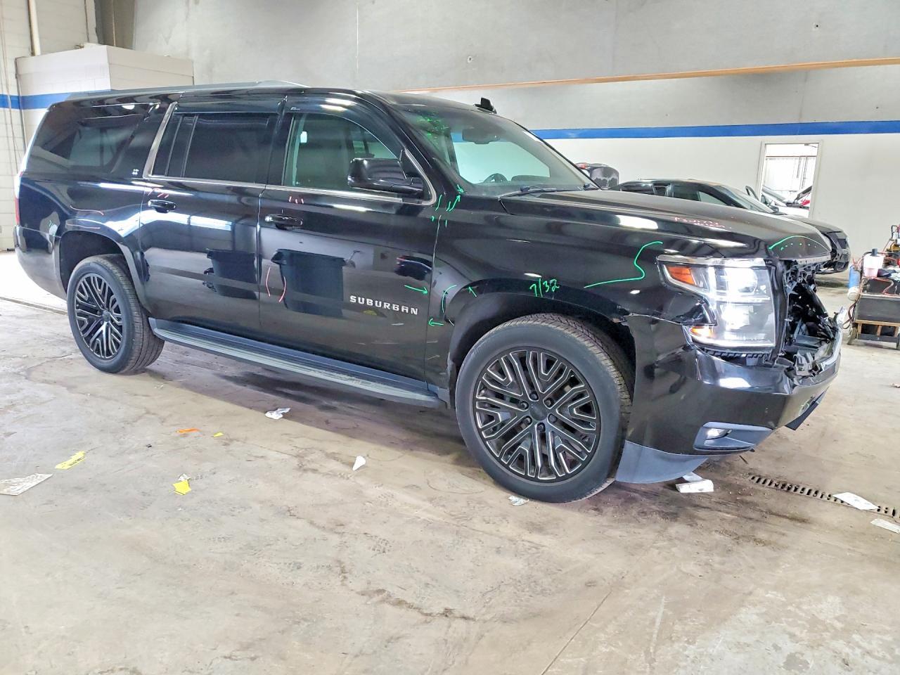 2018 Chevrolet Suburban K1500 Lt - Image 4