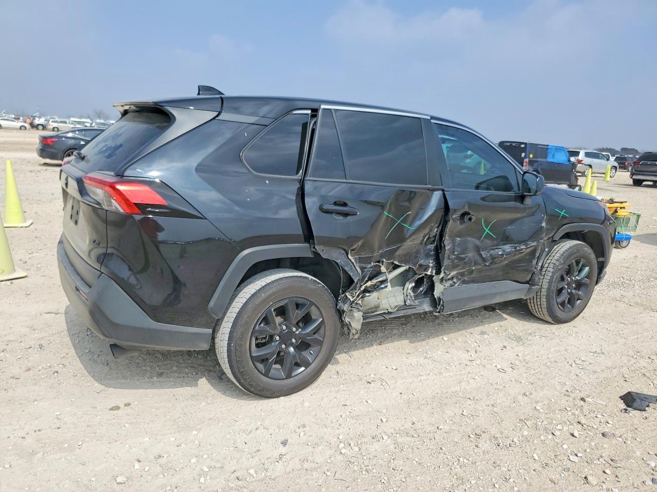 2022 Toyota Rav4 Le - Фото 3