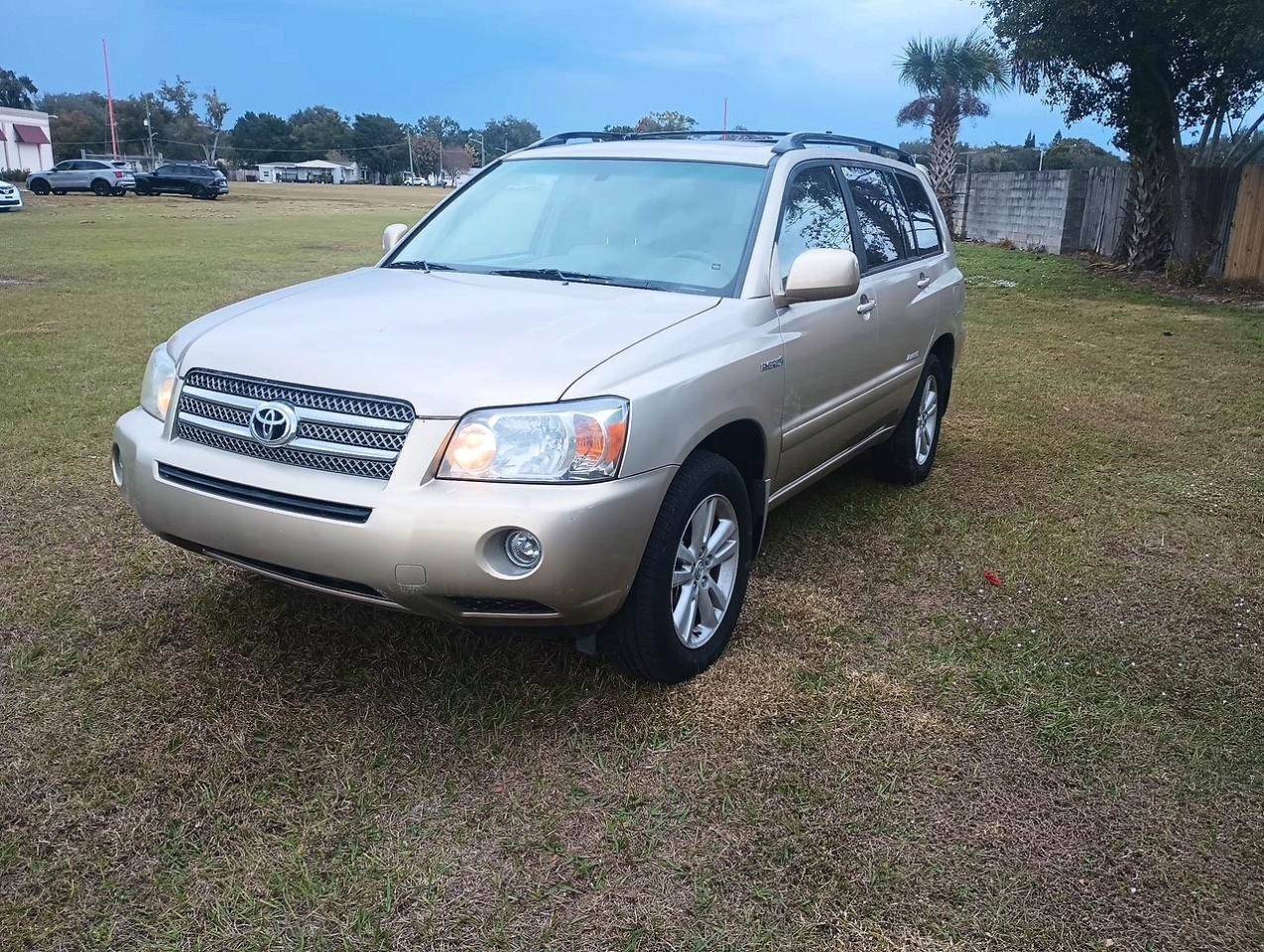2006 Toyota Highlander Hybrid - Image 2
