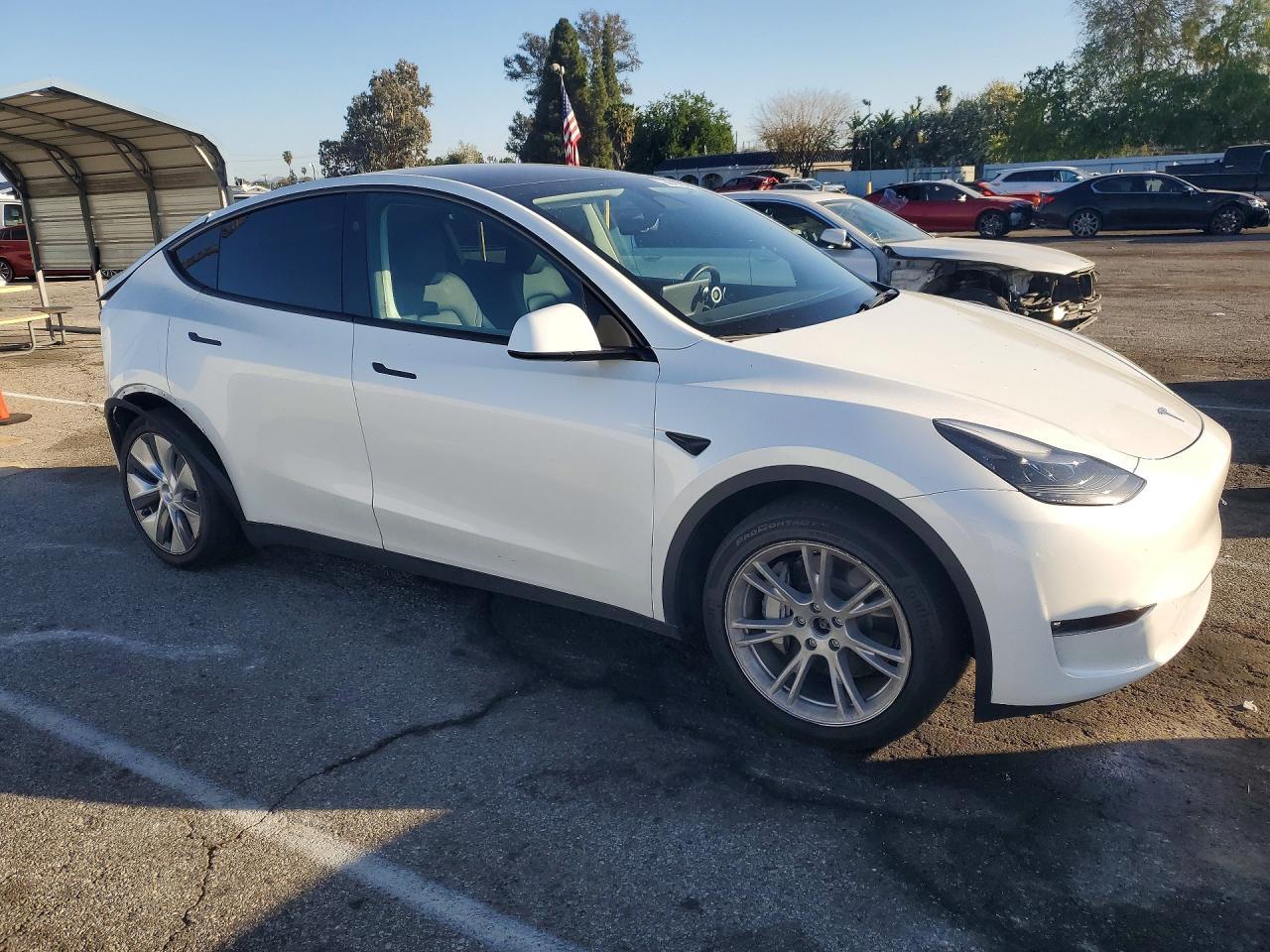 2023 Tesla Model Y - Image 4