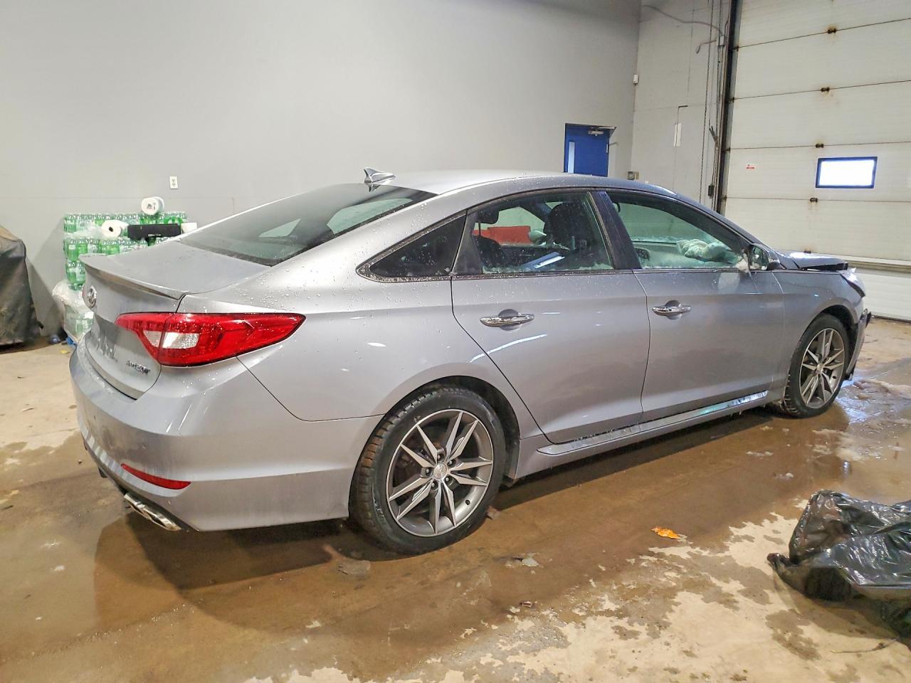 2015 Hyundai Sonata Sport - Image 3