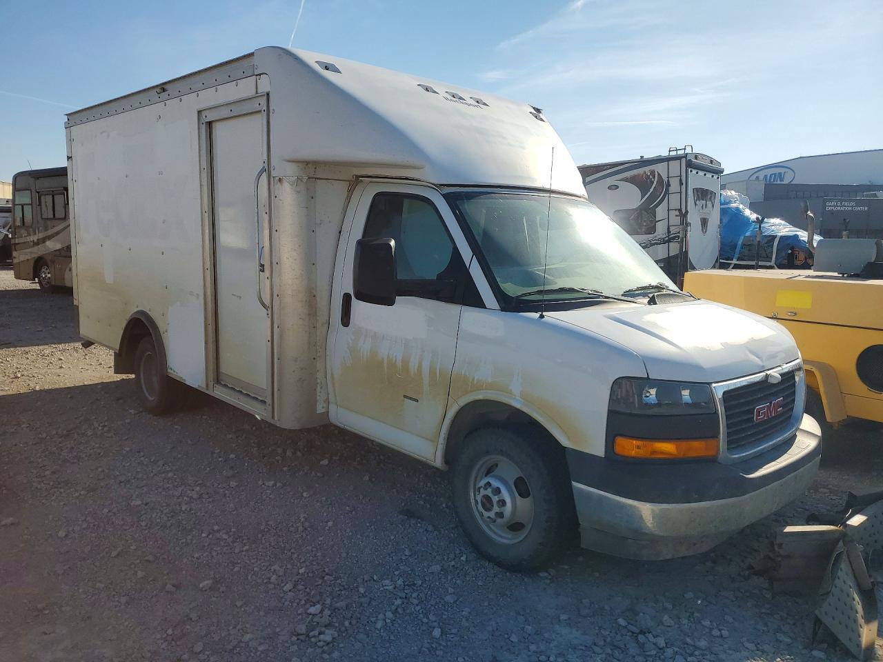 2023 GMC Savana Cutaway G3500 - Image 4