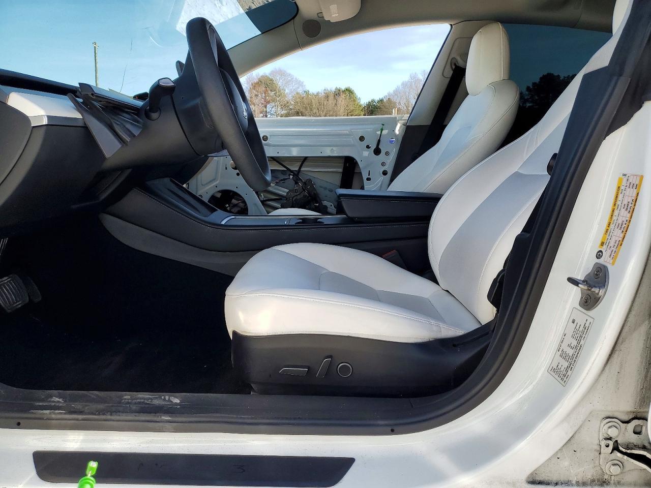 2022 Tesla Model 3 - Image 7
