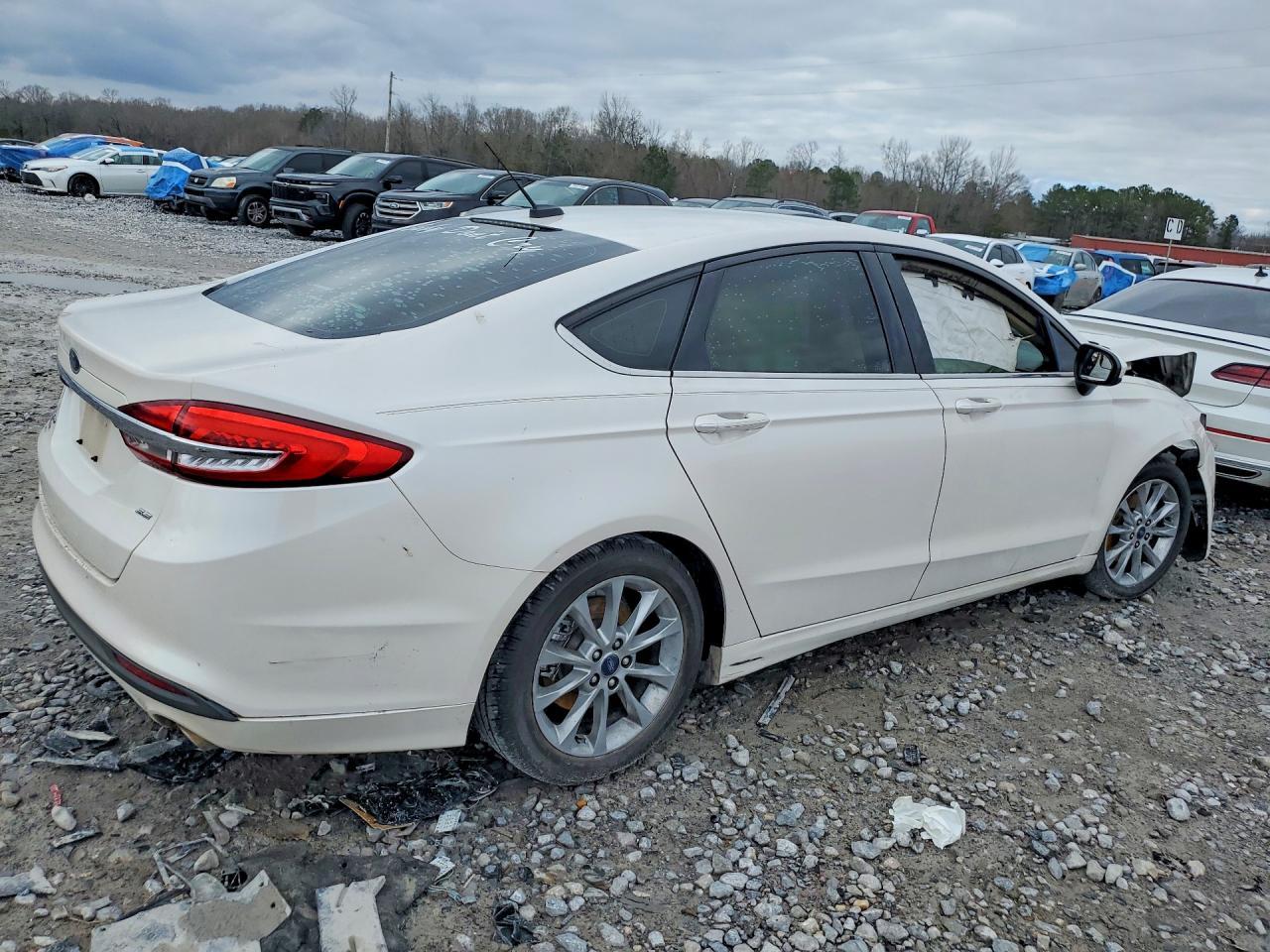 2017 Ford Fusion Se - Image 3