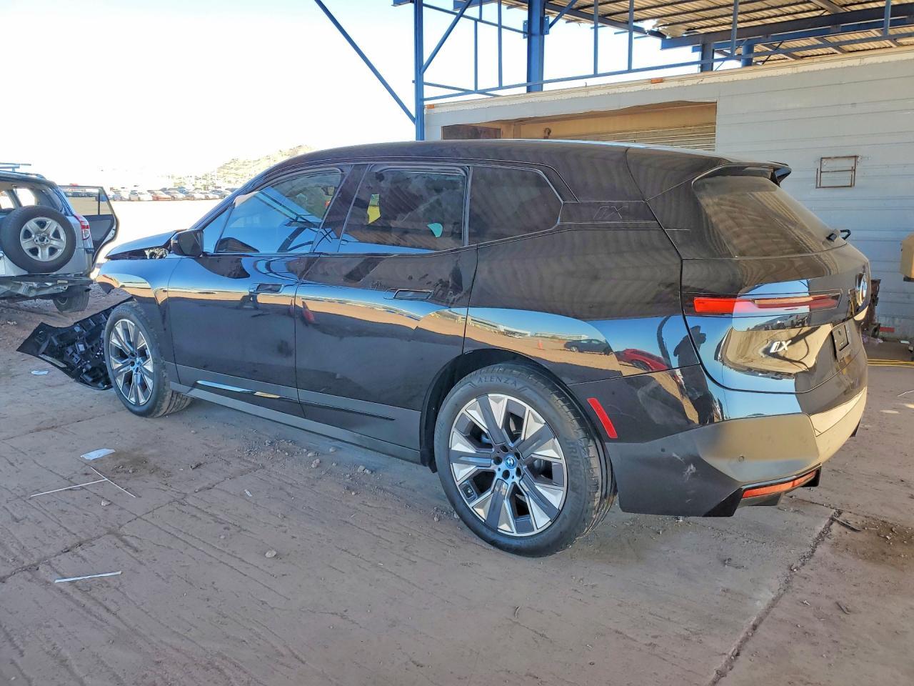2025 BMW Ix - Фото 2