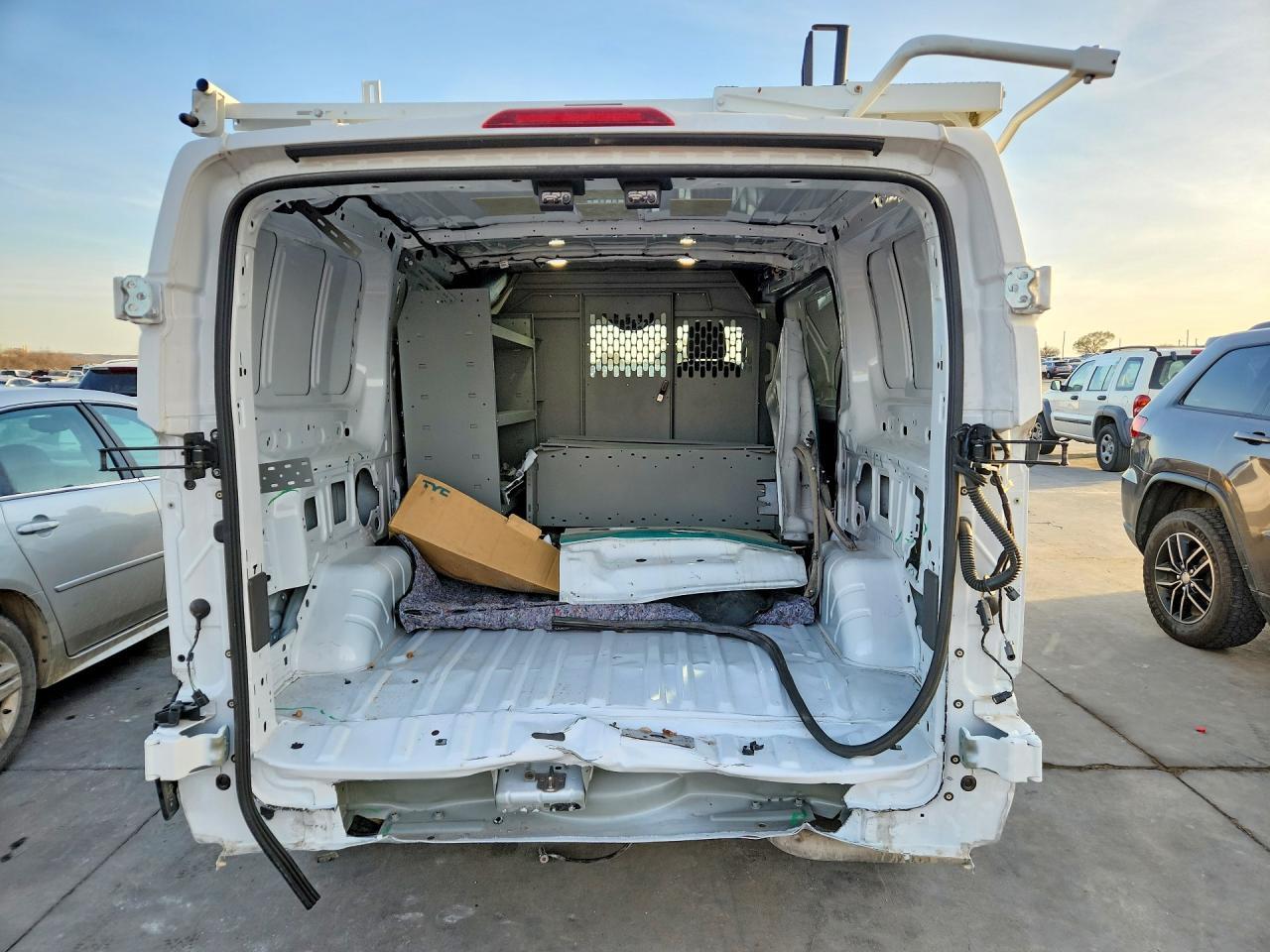 2025 Ford Transit 150 Utility / Service Van - Фото 6
