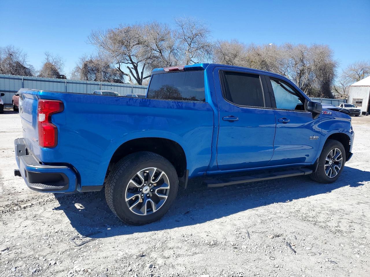 2022 Chevrolet Silverado K1500 Rst - Image 3