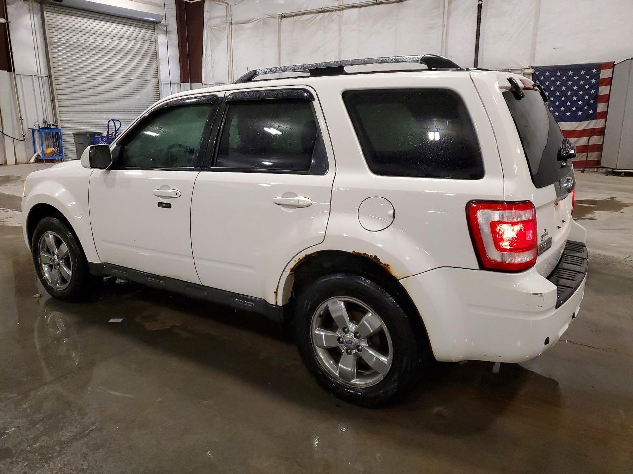 2011 Ford Escape Limited - Фото 2