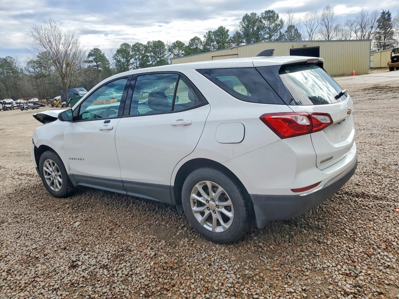 2018 Chevrolet Equinox Ls - Фото 2