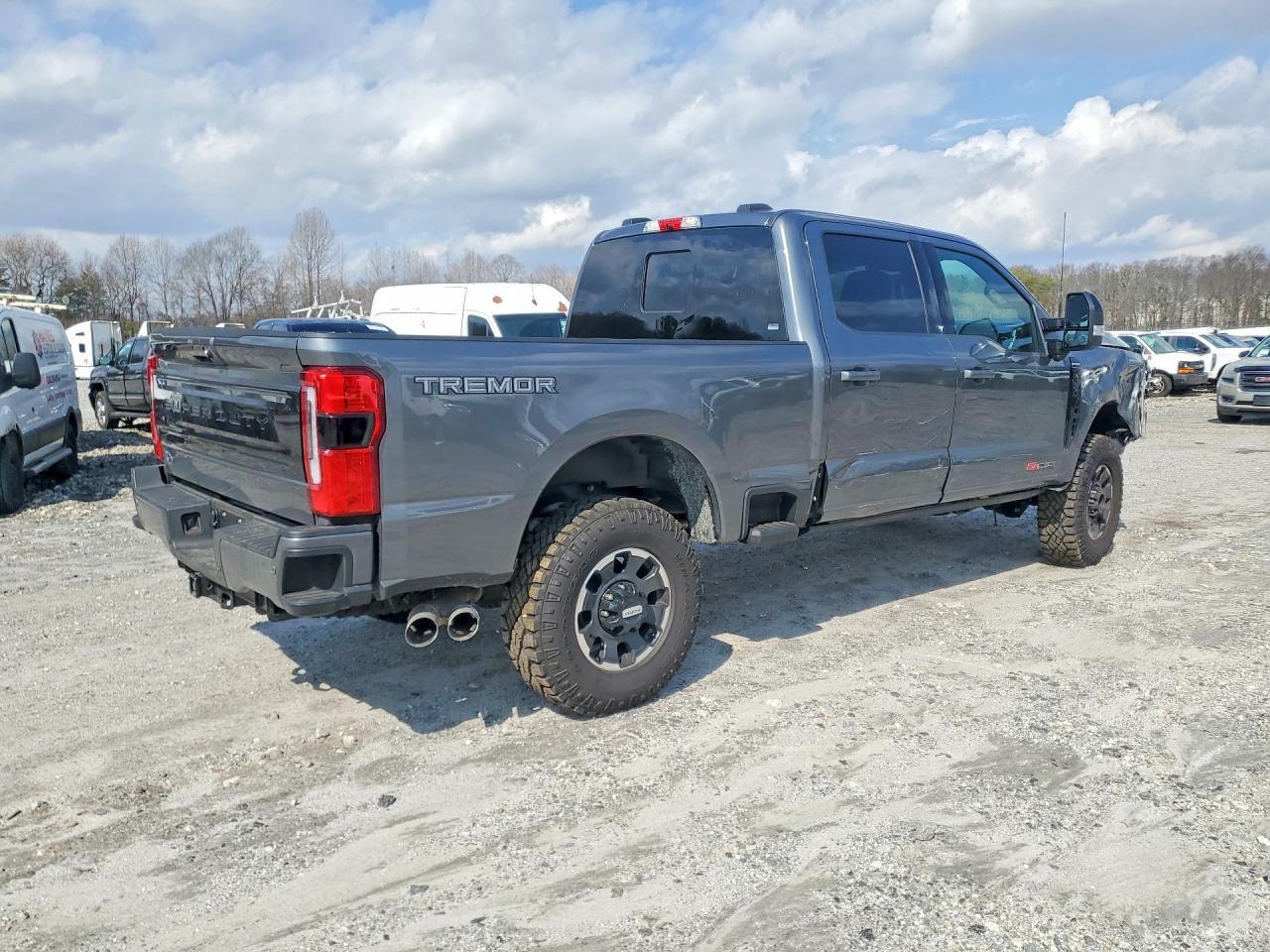 2026 Ford F350 Super Duty - Фото 3