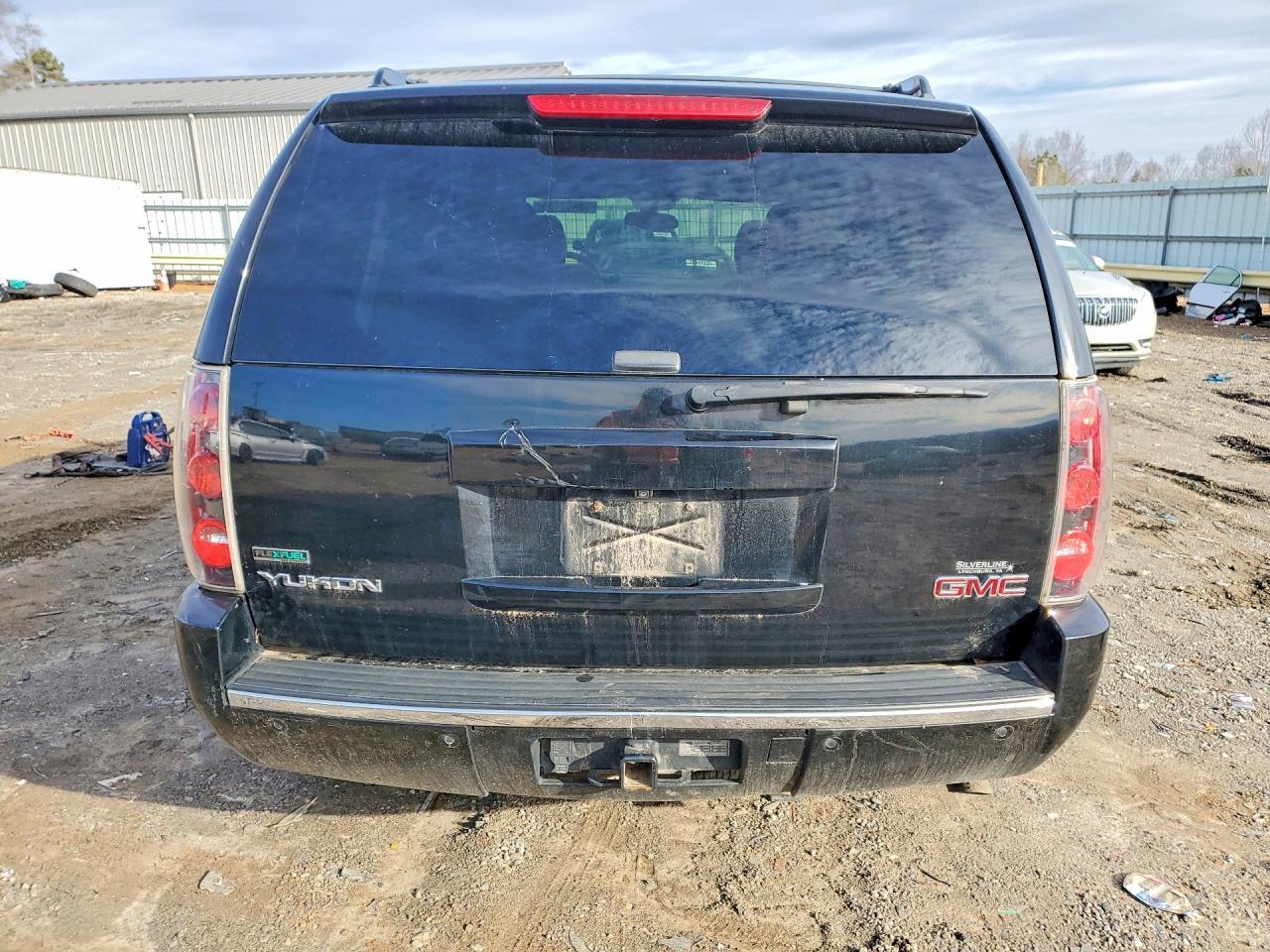 2012 GMC Yukon Denali - Image 6