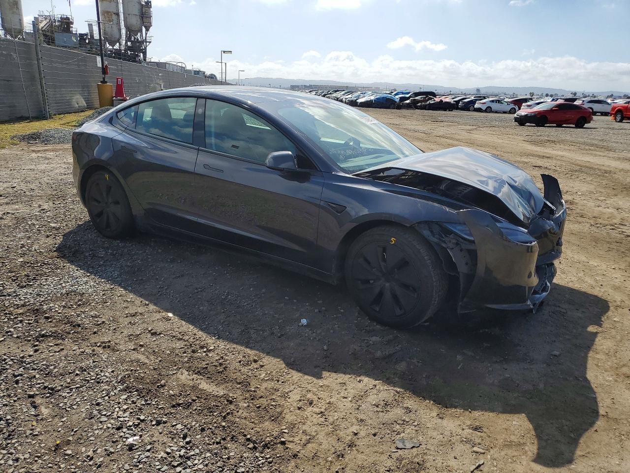 2024 Tesla Model 3 - Фото 4