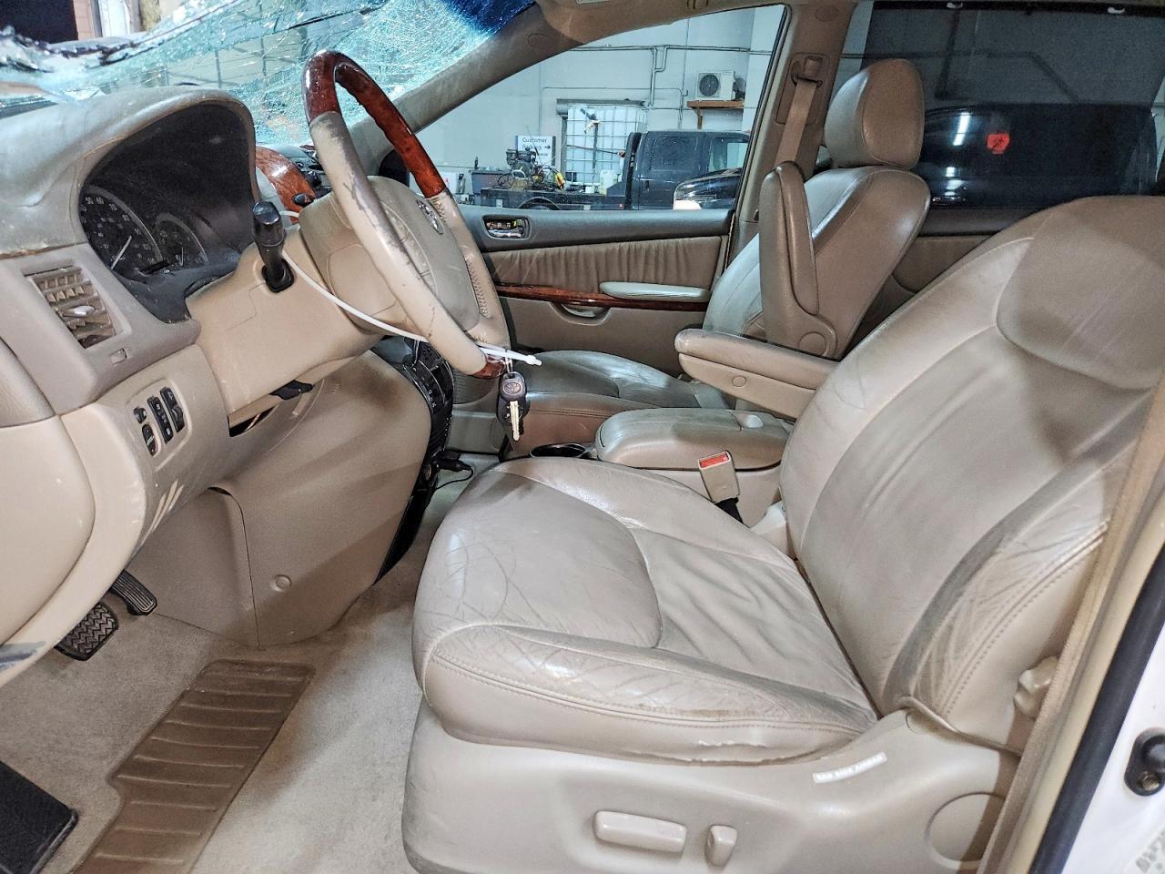 2004 Toyota Sienna Xle Limited 7 Passenger - Фото 7