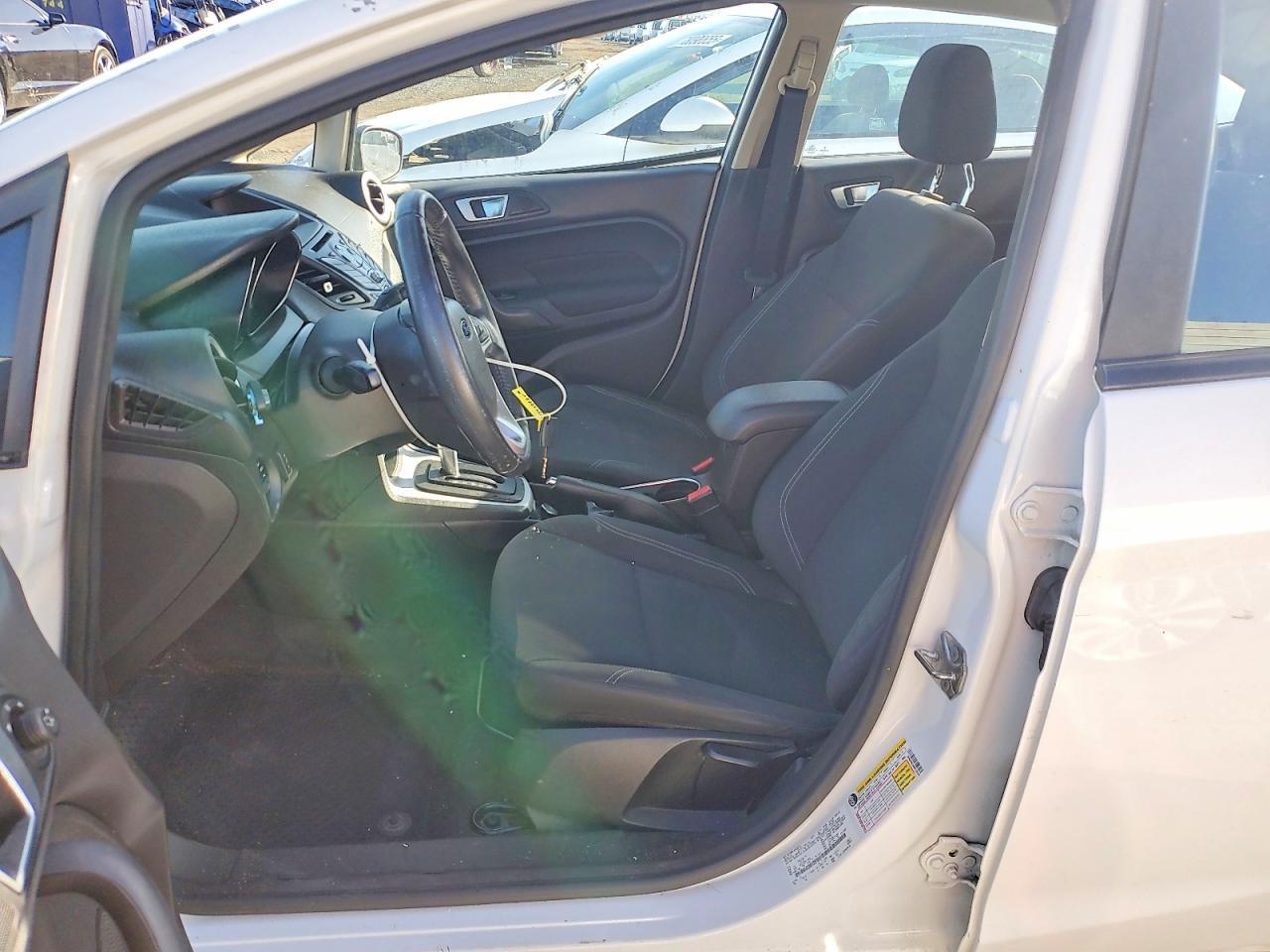 2016 Ford Fiesta Se - Image 7