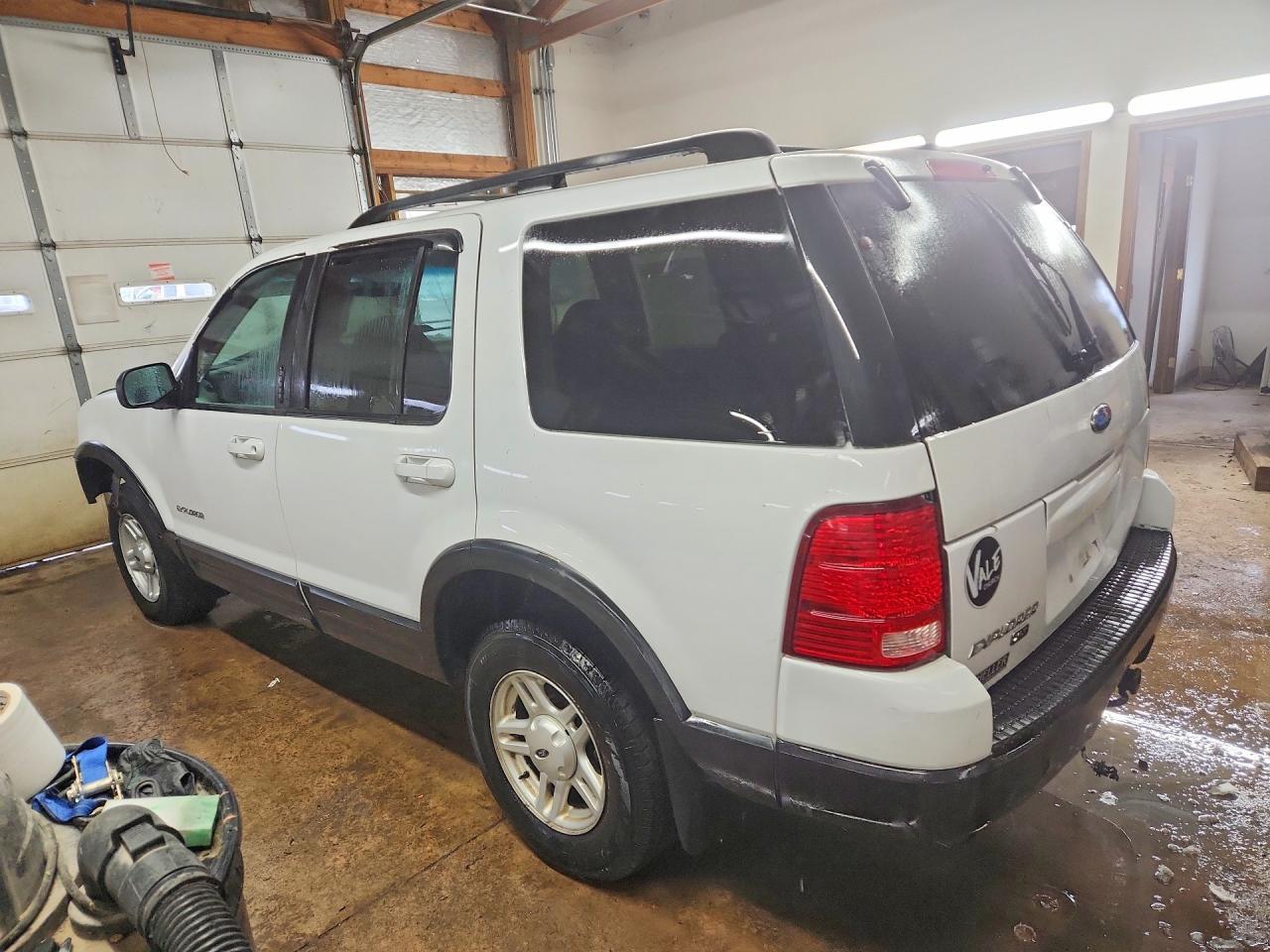 2002 Ford Explorer Xlt - Image 2