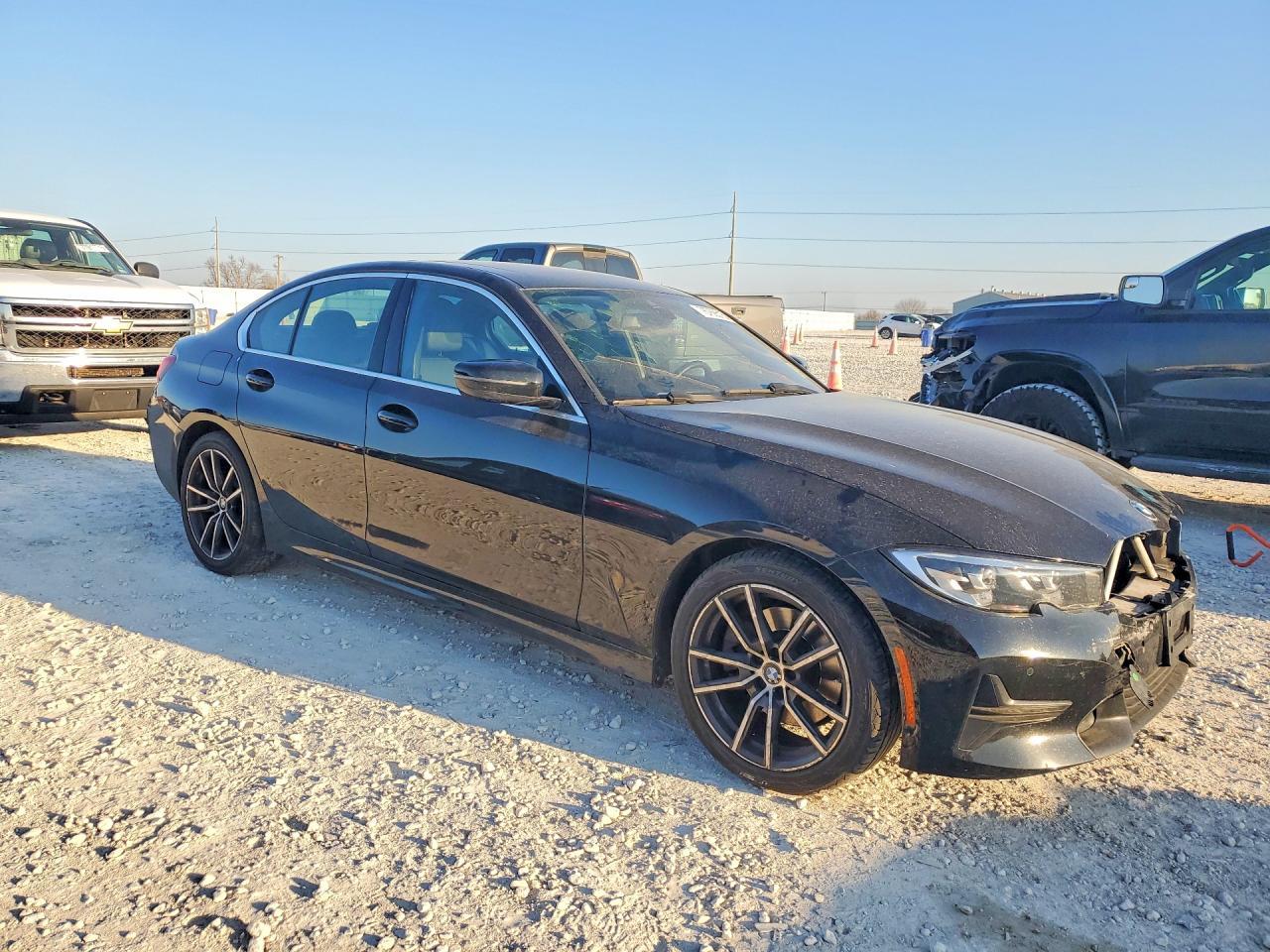 2019 BMW 330I - Фото 4