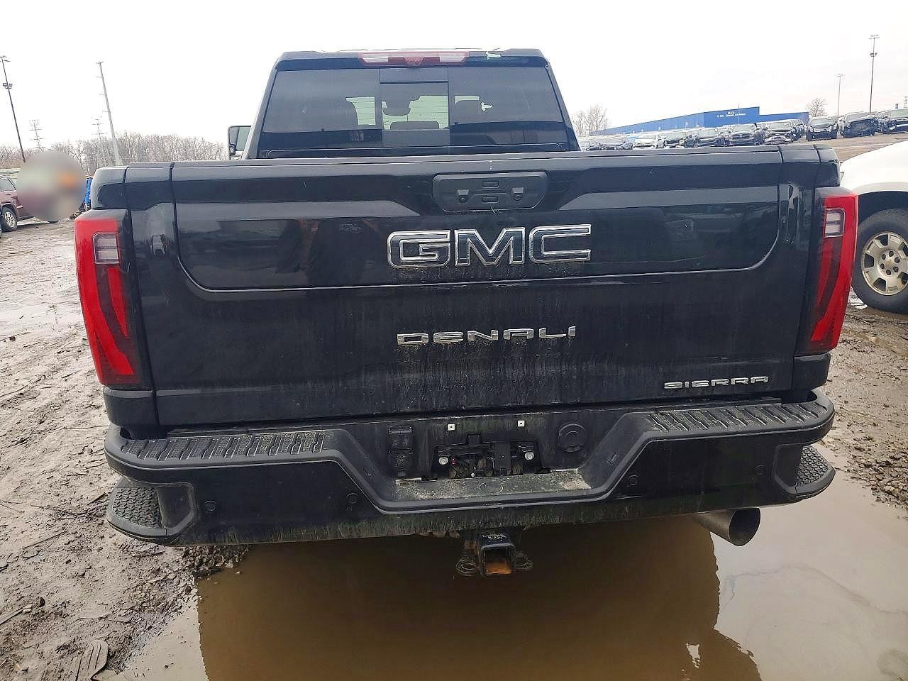 2025 GMC Sierra K2500 Denali Ultimate - Image 6