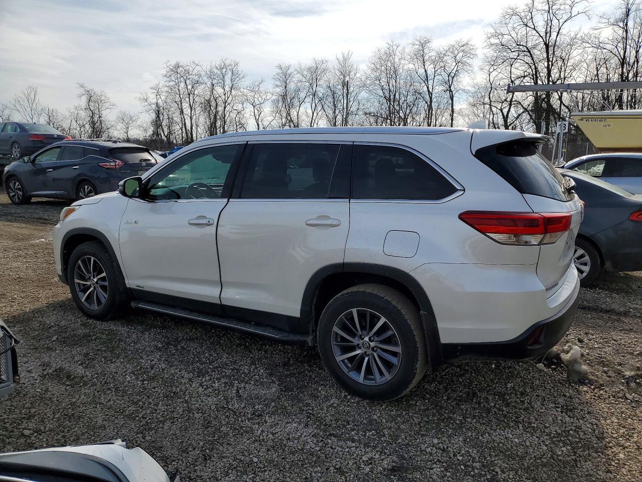 2019 Toyota Highlander Hybrid - Фото 2