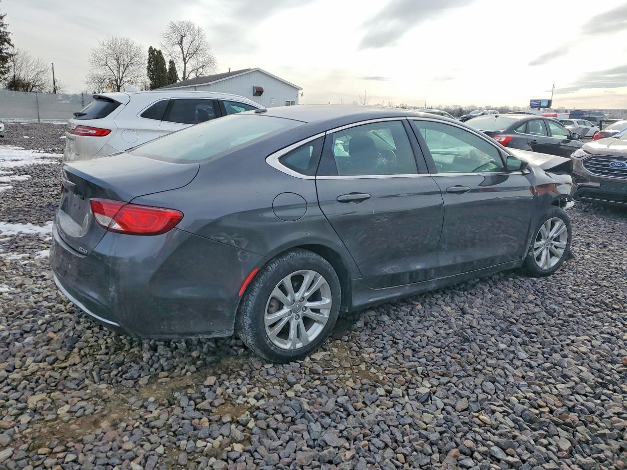 2016 Chrysler 200 Limited - Фото 3
