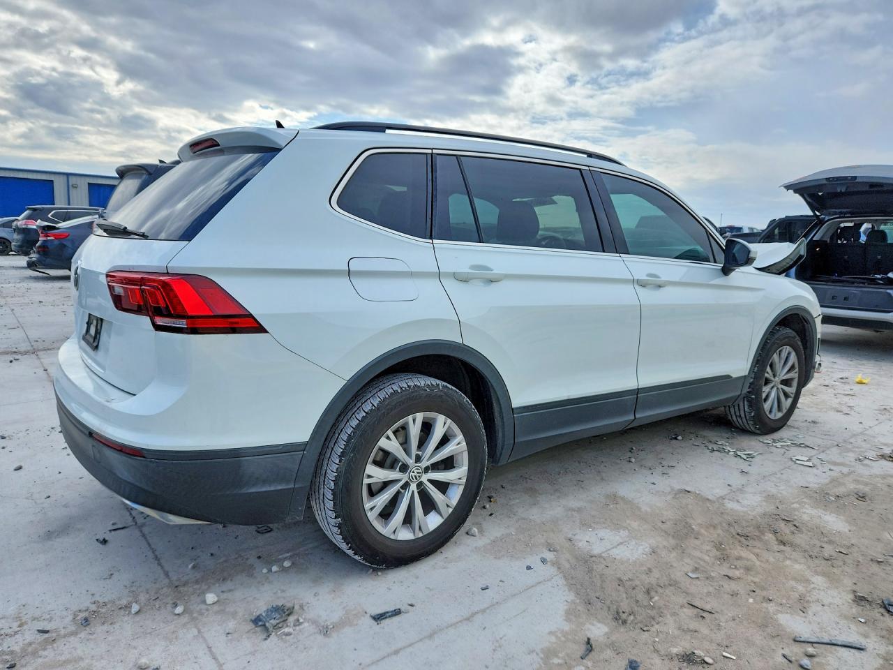 2019 Volkswagen Tiguan Se - Image 3