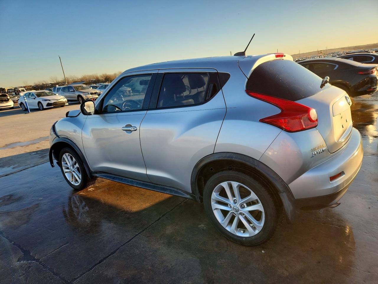 2012 Nissan Juke S - Image 2